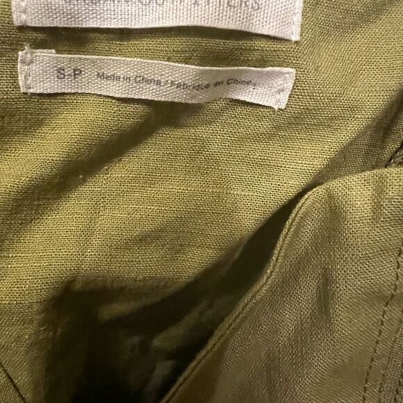 Urban Outfitters
Women's Green Lafayette Button Crop Top S-P - Picture 6 of 9